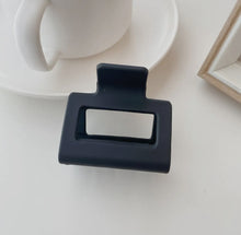 Load image into Gallery viewer, Selena Square Claw Clip - Multiple Colors