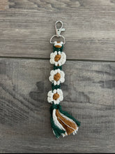 Load image into Gallery viewer, Macrame Daisy Keychains
