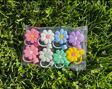 Load image into Gallery viewer, Daisy Straw Toppers
